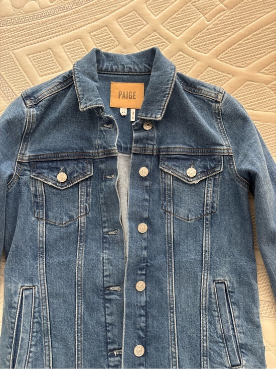 PAIGE Jackets & Blazers - PAIGE Medium Blue Denim Trucker Jacket size XS